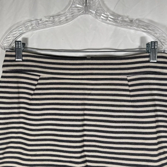 Banana Republic Skirt Women's 8P Petite Black White Striped Knee Length - Picture 3 of 7